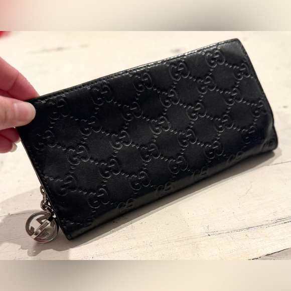 Gucci Black Embossed Wallet - Picture 10 of 10
